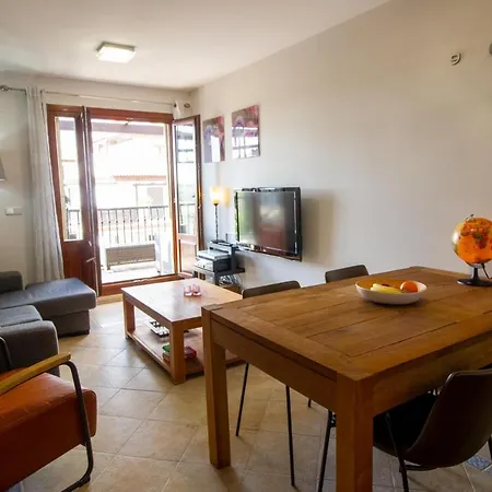 Jan001 Modern Spacious 2 Bedroom Apartment *
